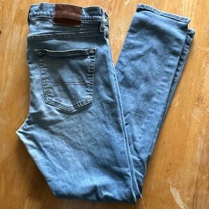 Hollister women’s super skinny epic flex jeans. Waist 34 length 32.